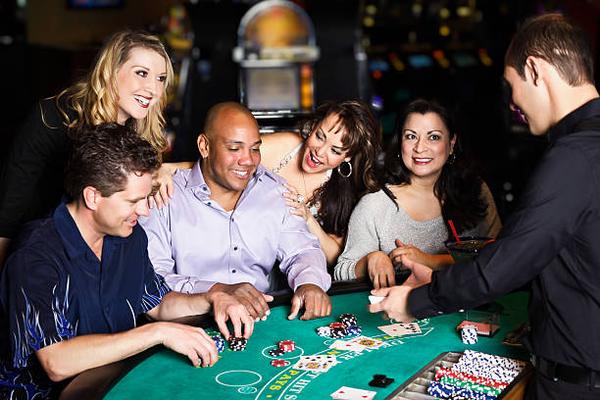 Find Engaging Live Table Games through an online casino Singapore Site for Enthusiasts